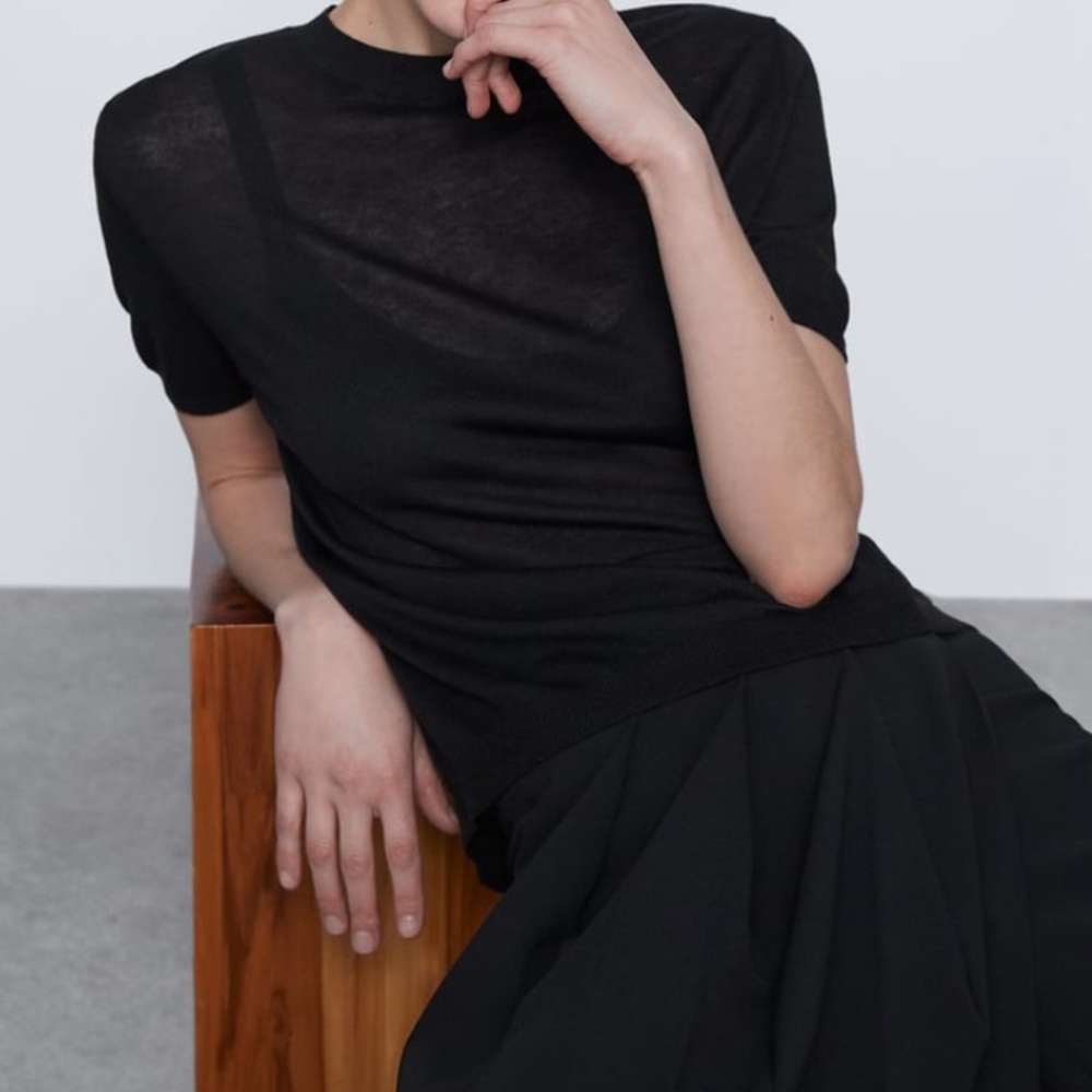 Zara black thin sweater S